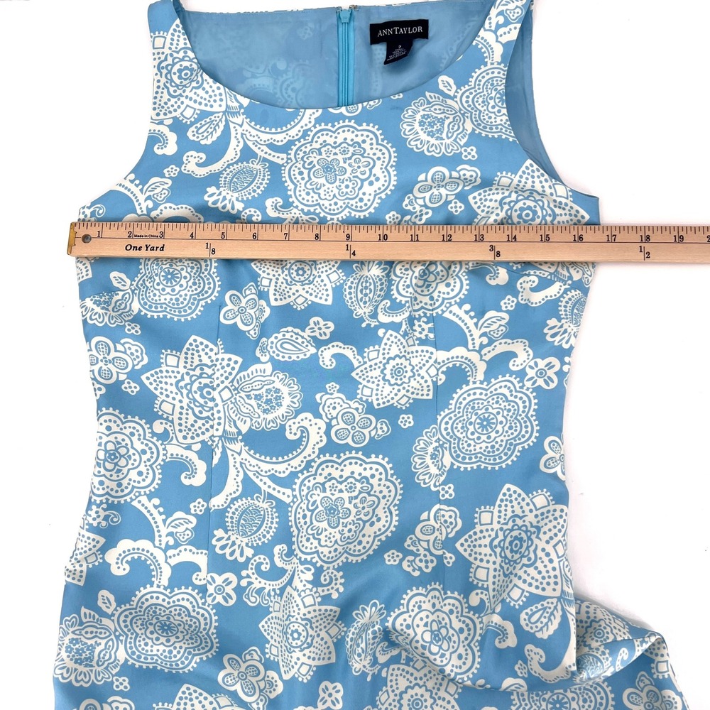 Vintage 90s Ann Taylor Blue White Silk Paisley Floral Sheath Dress Size 2 - Picture 6 of 9